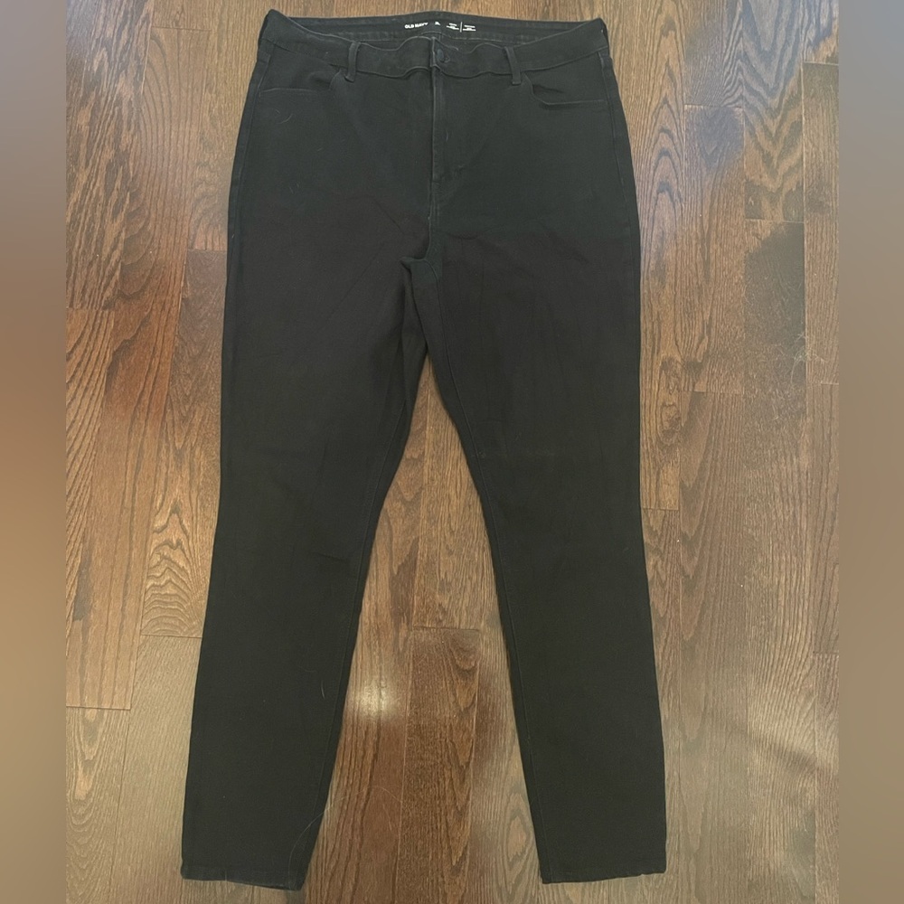 Classic Black High Rise Skinny Jeane